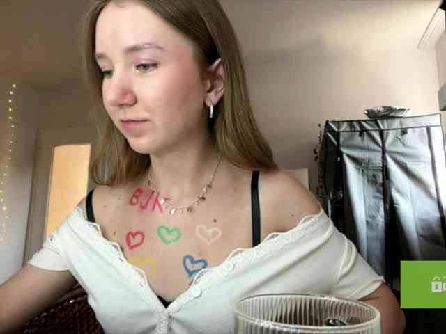 lisasmall webcam