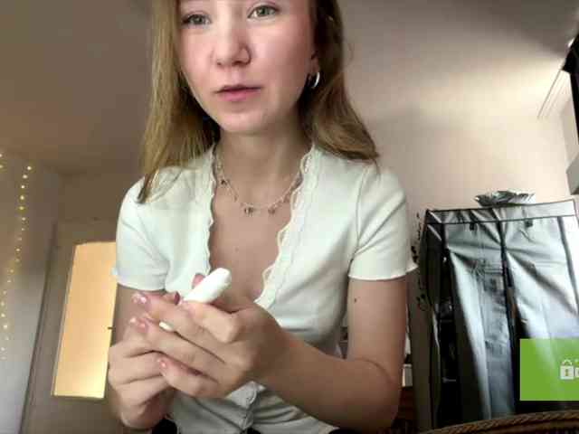 lisasmall webcam