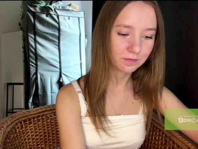 lisasmall webcam
