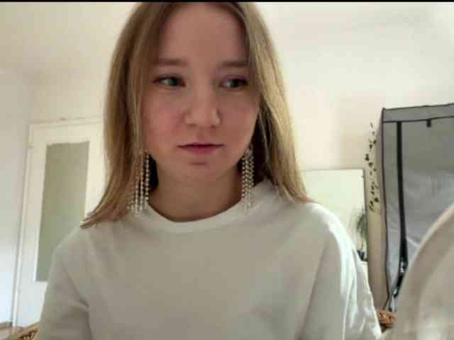 lisasmall webcam