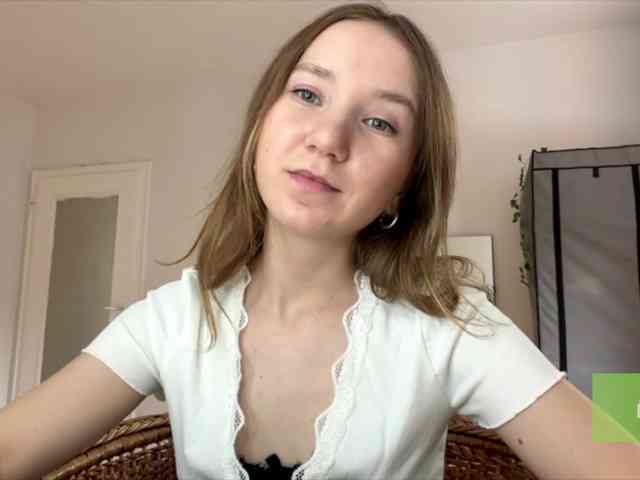 lisasmall webcam