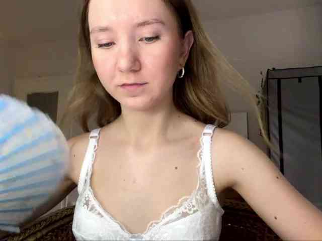 lisasmall webcam
