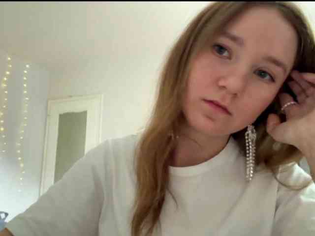 lisasmall webcam