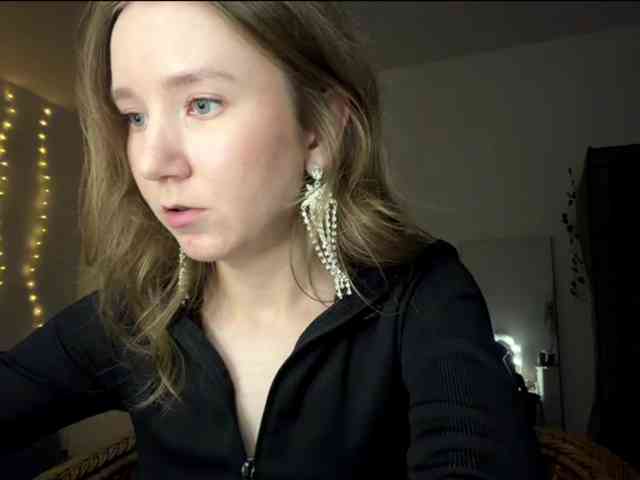 lisasmall webcam