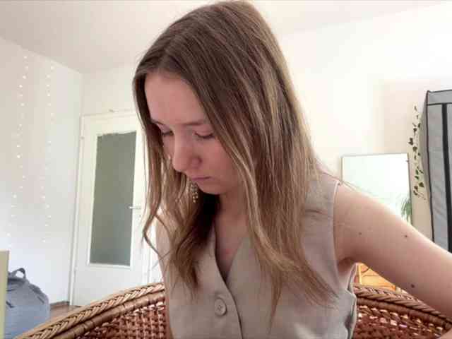 lisasmall webcam