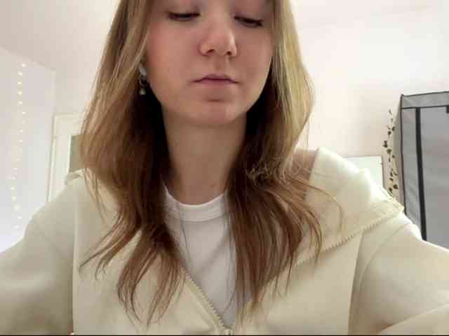lisasmall webcam