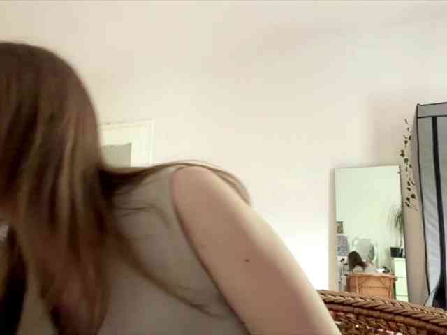 lisasmall webcam