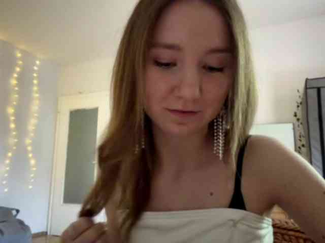 lisasmall webcam