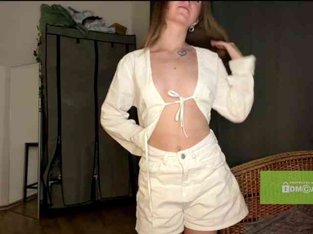 lisasmall webcam