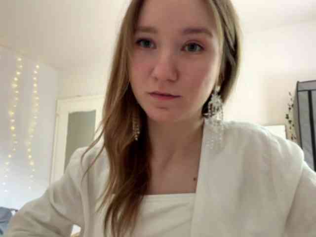 lisasmall webcam