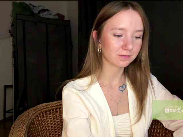 lisasmall webcam