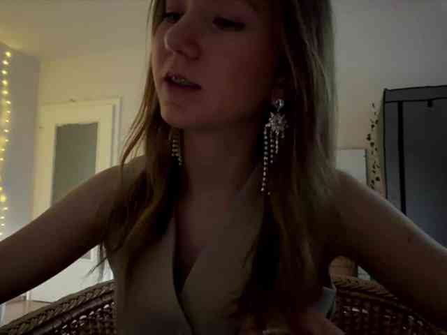 lisasmall webcam