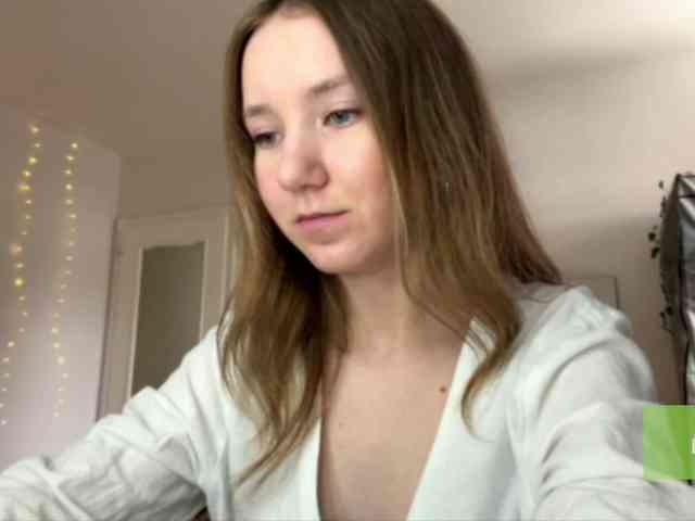 lisasmall webcam