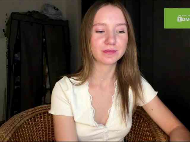 lisasmall webcam