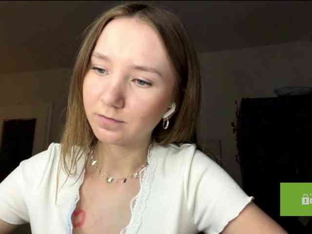 lisasmall webcam