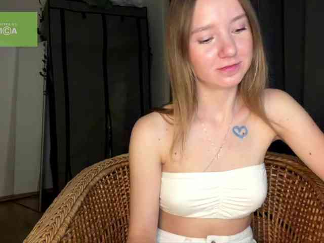 lisasmall webcam