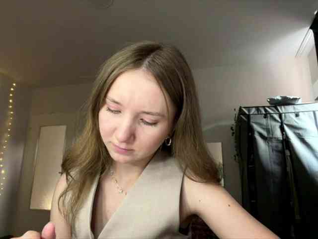 lisasmall webcam