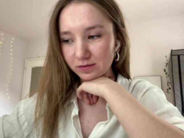 lisasmall webcam