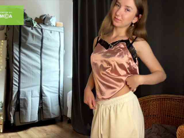 lisasmall webcam