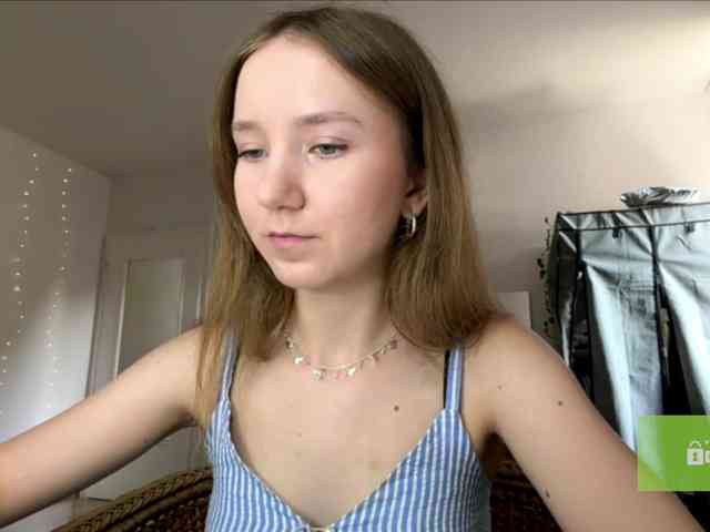 lisasmall webcam