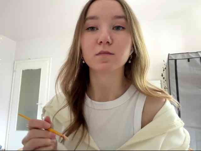 lisasmall webcam