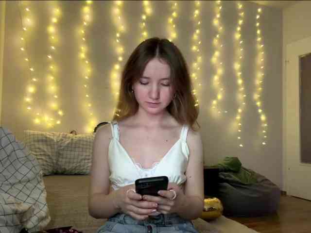 lisasmall webcam