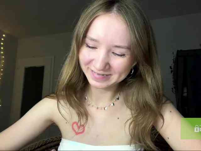 lisasmall webcam