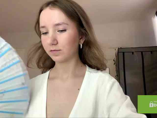 lisasmall webcam