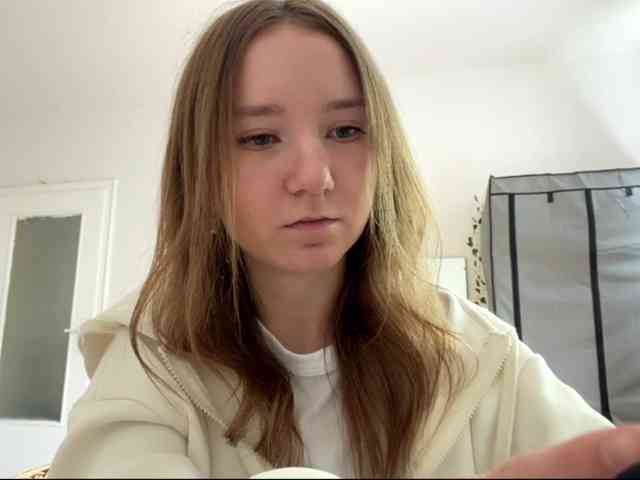 lisasmall webcam
