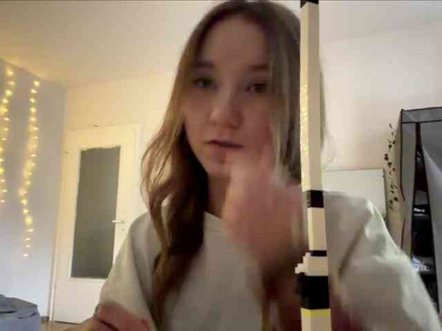 lisasmall webcam