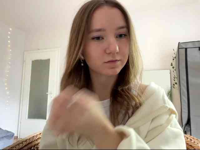 lisasmall webcam