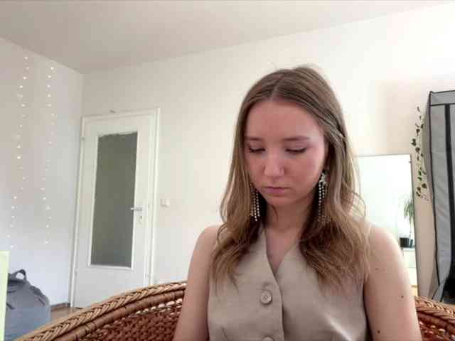 lisasmall webcam