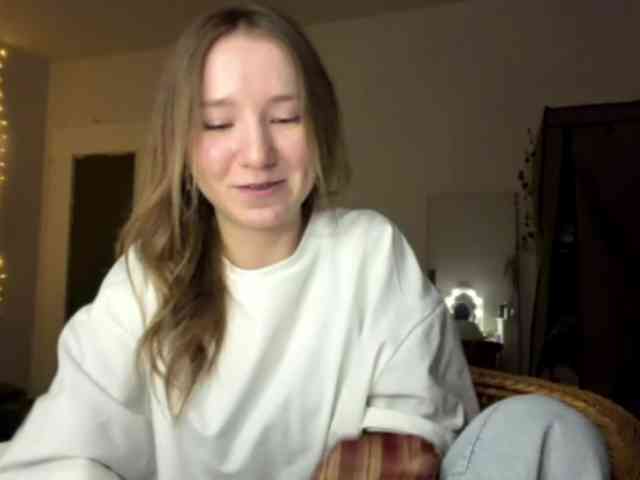 lisasmall webcam