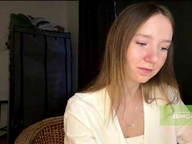 lisasmall webcam