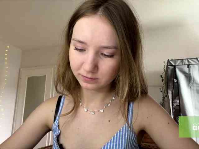 lisasmall webcam