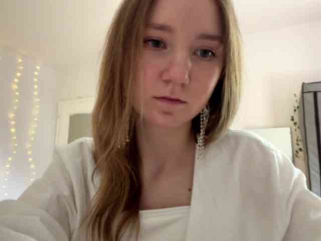 lisasmall webcam