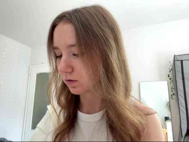 lisasmall webcam