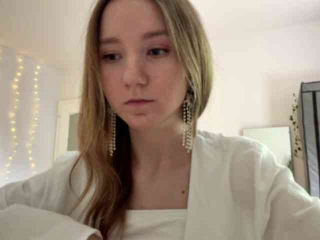 lisasmall webcam