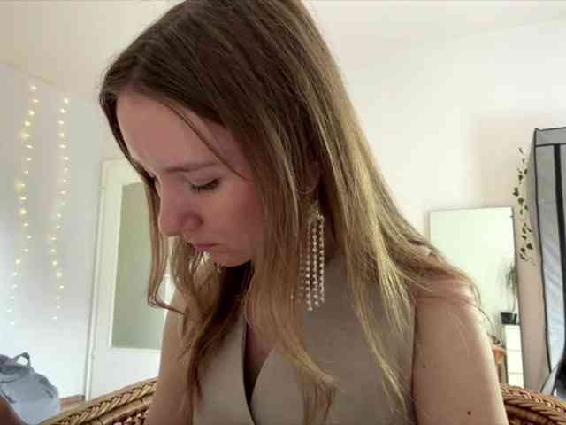 lisasmall webcam
