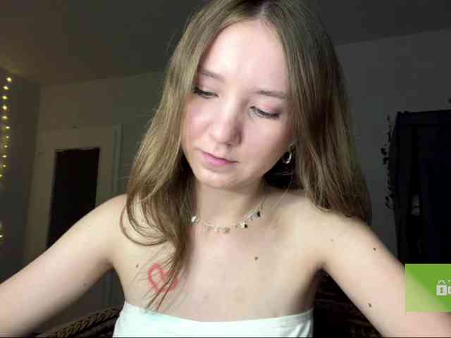 lisasmall webcam