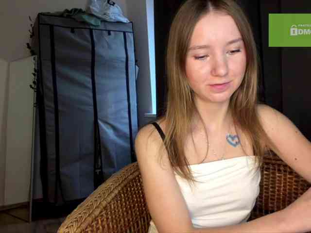 lisasmall webcam