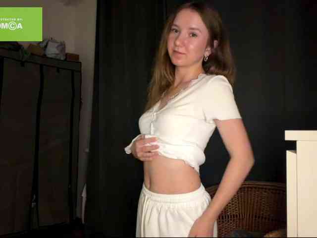 lisasmall webcam
