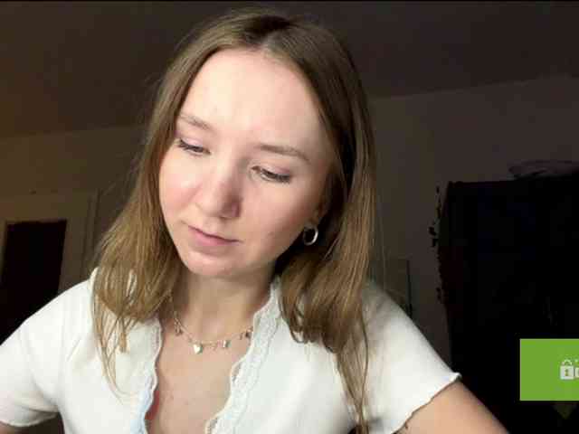 lisasmall webcam