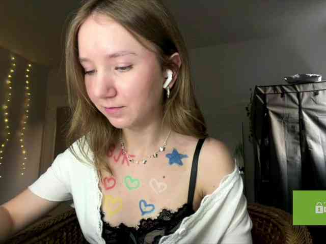 lisasmall webcam