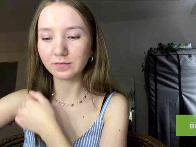 lisasmall webcam