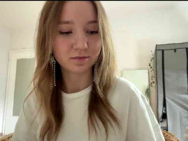 lisasmall webcam