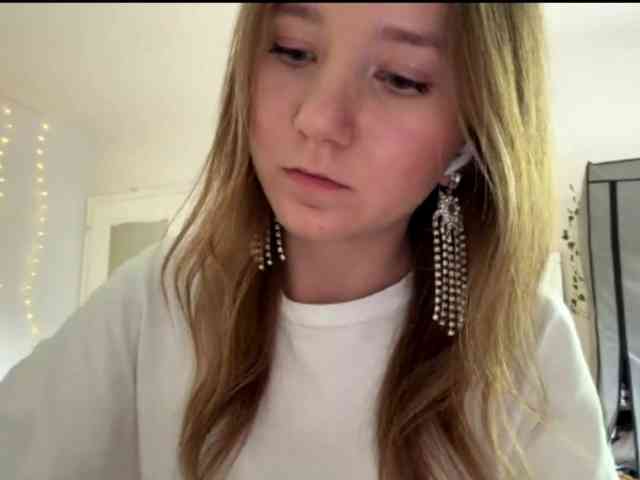 lisasmall webcam