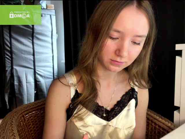 lisasmall webcam