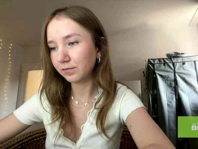 lisasmall webcam
