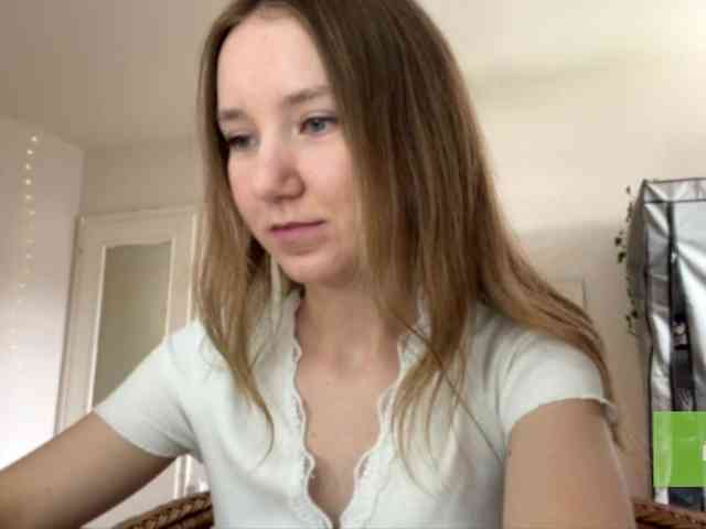 lisasmall webcam